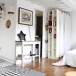 Studio Cocooning Near Marais