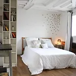 Studio Cocooning Near Marais