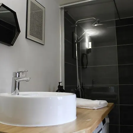 Studio Cocooning Near Marais * Parigi